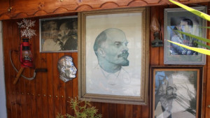 Кръчмар превърна заведението си в Музей на комунизма