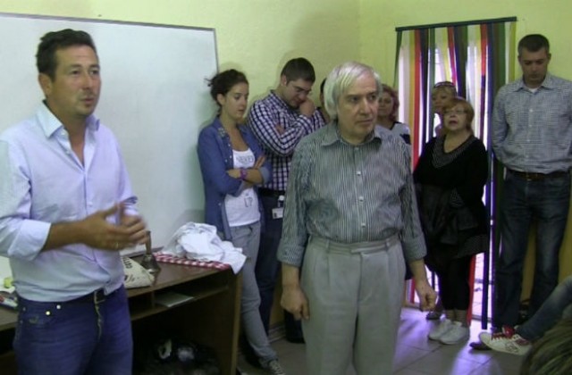 Българска фирма подава ръка на школата по физика на Теодосий Теодосиев