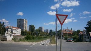 Ясно ли е кой е с предимство при пресичането на