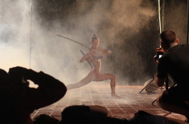 25 фотографи показват красотата на голото женско тяло в Бодиграфия