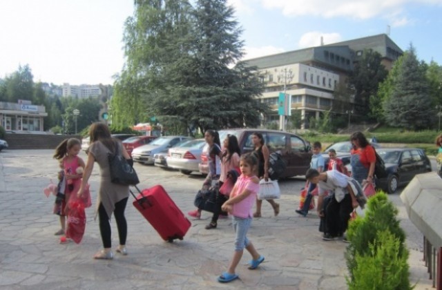 Осигуриха незабравима ваканция за деца от бедстваща Бяла Слатина