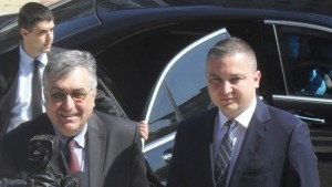 Близнашки Всеки мой ден започва с изборите