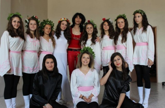 Модерен балет и Брейк бойс Етна участват във фестивала Жреци на музите