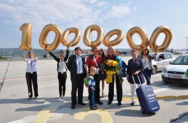 Пътничка от Германия е милионният пътник на летище Варна за 2014 година