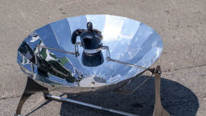 Екофестивал показва слънчева печка и соларна кафеварка