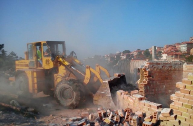 16 семейства със съборени постройки са подали заявления в общината