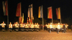 Паметникът на Шипка извисява снага за да замести незнайните лобни