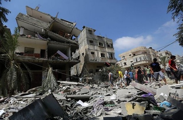 Двама палестинци загинаха при израелски въздушни удари