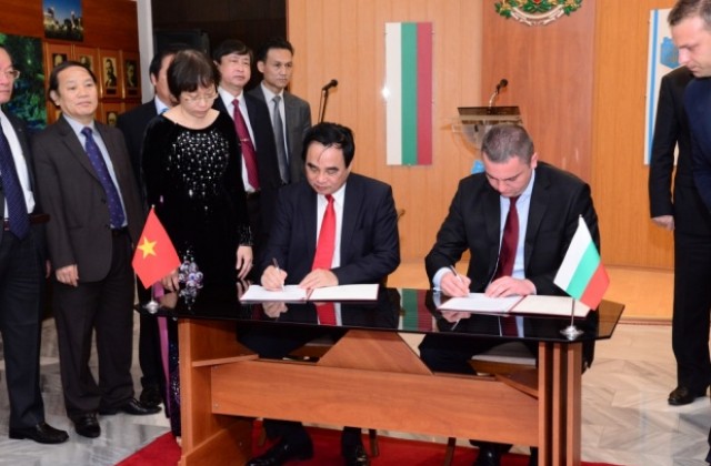 Варна ще си сътрудничи с виетнамски град