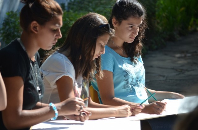 Пленер по акварел събра 70 деца в Килифарево