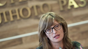 Захариева Може да се наложи взимането на нов дълг