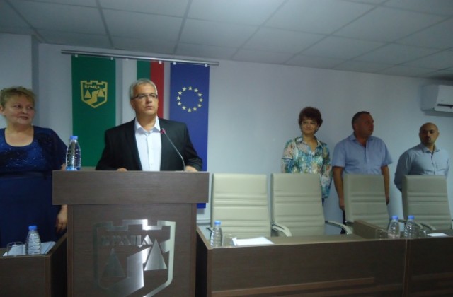 Нова зала има в сградата на Община Враца