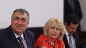 Подхванаха чистка и в ДКЕВР кабинетът иска три оставки