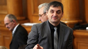 В Габрово искат Кирил Добрев за водач на червената листа