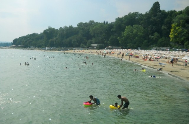 РЗИ: Къпането на Офицерския плаж вече е разрешено