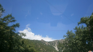 Ветровито с временни увеличения на облачността