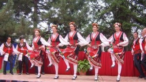 С Фолклорна палитра тенис на корт и футбол стартират празниците