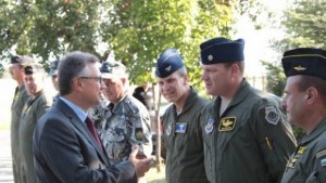 Военният министър награди участници в спасителните мисии в страната
