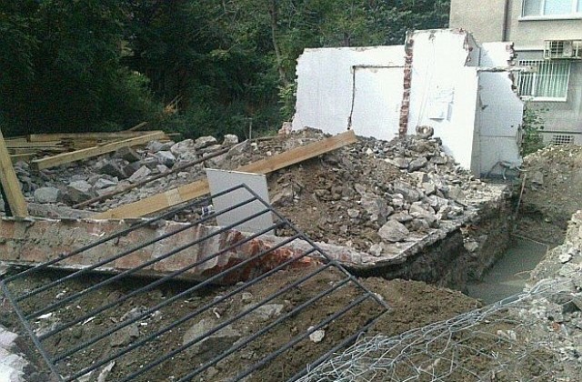 Стена затрупа работник в Пловдив