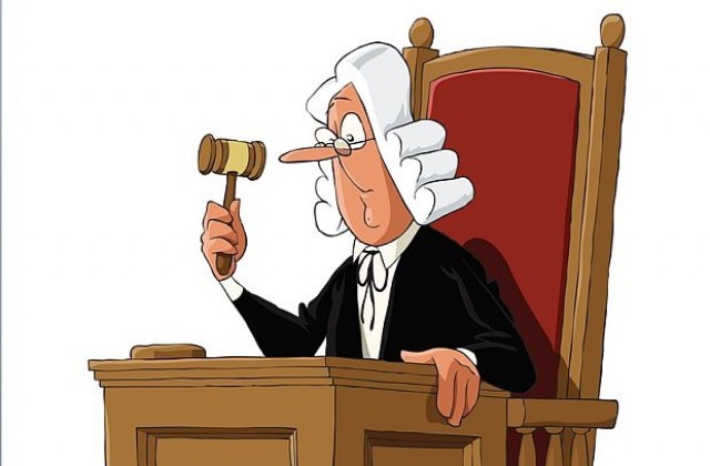 Защо съдиите в някои страни носят перуки?