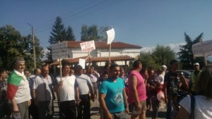 Протестиращи затвориха за четвърт час главен път