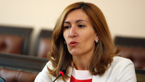 Министър Ангелкова представи алтернативи за завършване на пътните проекти