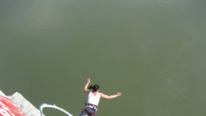 Отново бънджи скокове от моста Нова Европа