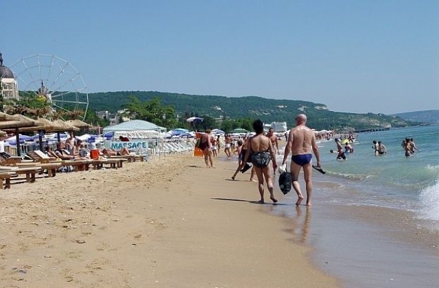 Слънчево, но ветровито в неделя