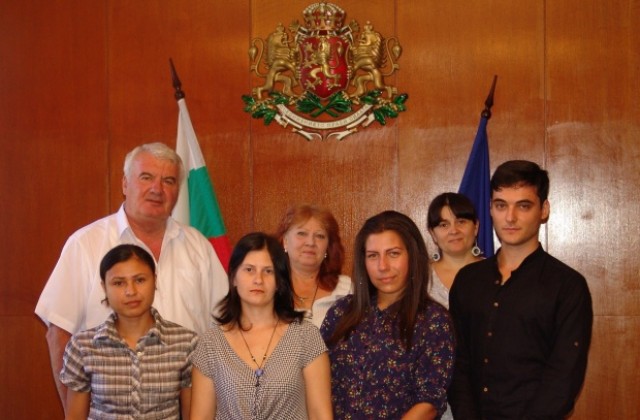 Студенти от ВТУ на стаж в Областна администрация