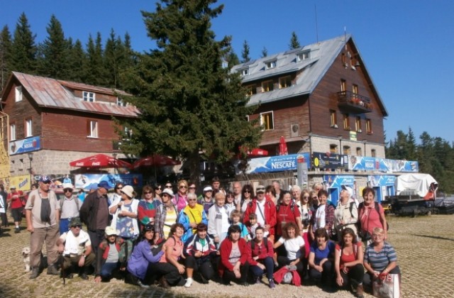 Представители на ТД „Осогово-Кюстендил участваха в празника на туризма на Черни връх