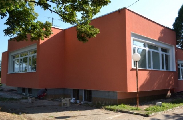 Напълно се обновява Младежкият дом в Казанлък