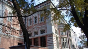 Две премиери през септември на театрална сцена