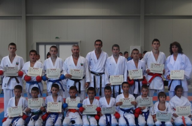 2 купи и 15 медала за КК Шурикен от Кранево