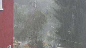 Проливен дъжд и гръмотевици над Велико Търново