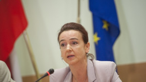 Министър Жекова Няма разрешение за добив на природен газ и