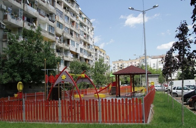 Ремонти на улици, тротоари и градинки между блоковете за 15 млн.лв. извършва Общината