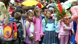 Над 2000 първокласници наесен