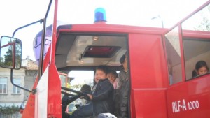 Тир с хартия горя на Самоковско шосе