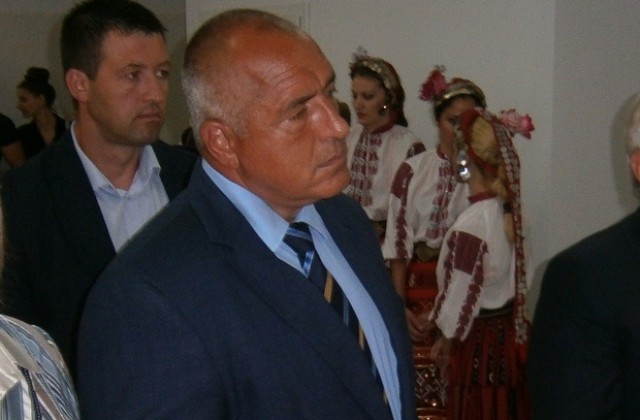 Бойко Борисов се извини на Стойнев