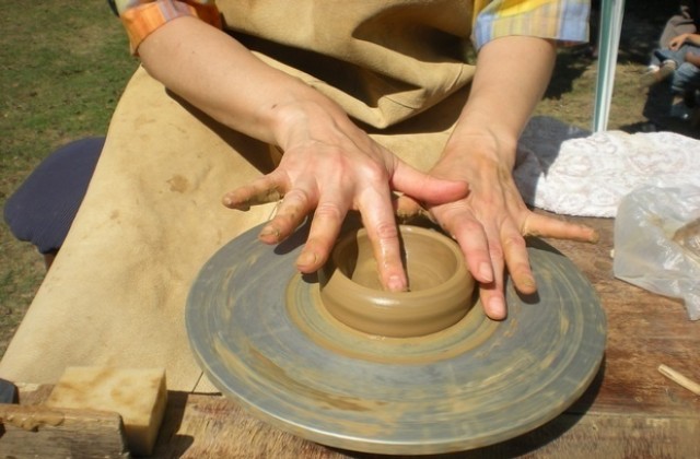 Международният панаир на занаятите започва днес в АЕК Етър