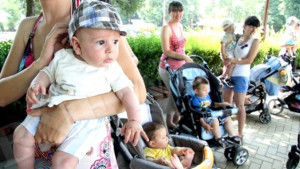Майки излизат на протест в Шумен