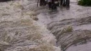 Евакуират жителите на Странско водата в селото е 5 метра