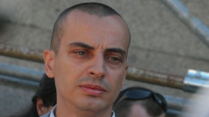 Няма решение за събаряне на паметника пред НДК