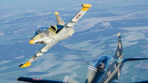 Сложен пилотаж с РС9М и L39 ZA показват в Долна