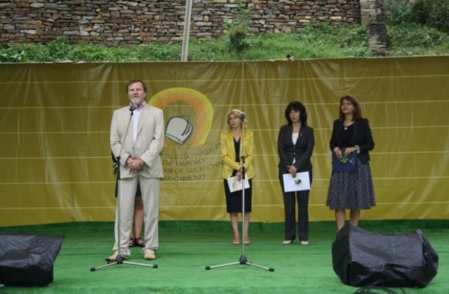 95 майстори участваха в  XII Международен панаир на народните занаяти