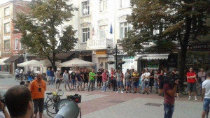 Скандирания в подкрепа на Цветан Василев на протеста в Пловдив