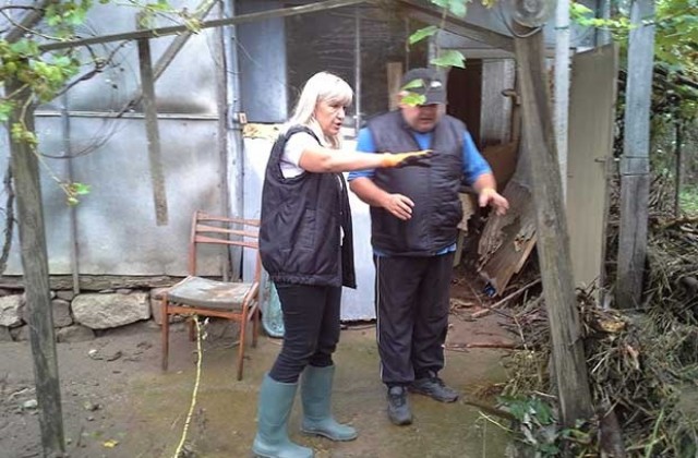 Кандидатите за народни представители от ГЕРБ Враца се включиха в почистването на с. Меляне