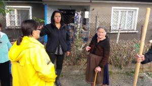 Кандидати за депутати от ГЕРБ Стара Загора и доброволци помагат