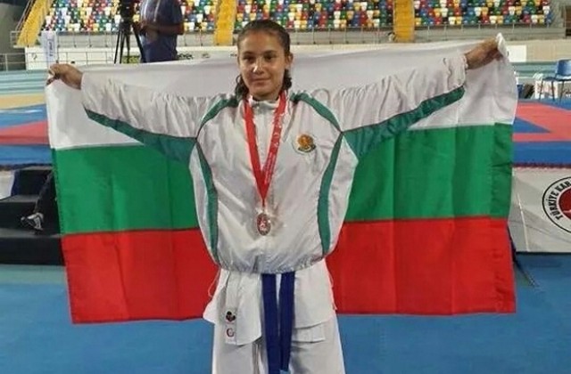 Възпитаничка на Петромакс спечели злато за България в международен турнир