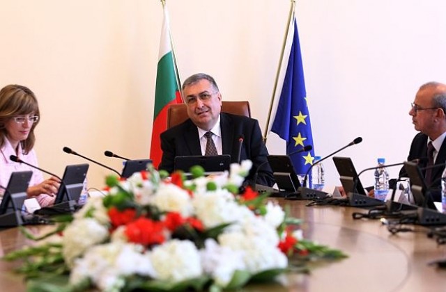 Кабинетът отпусна 750 млн. лв. за проекти по спрените европрограми